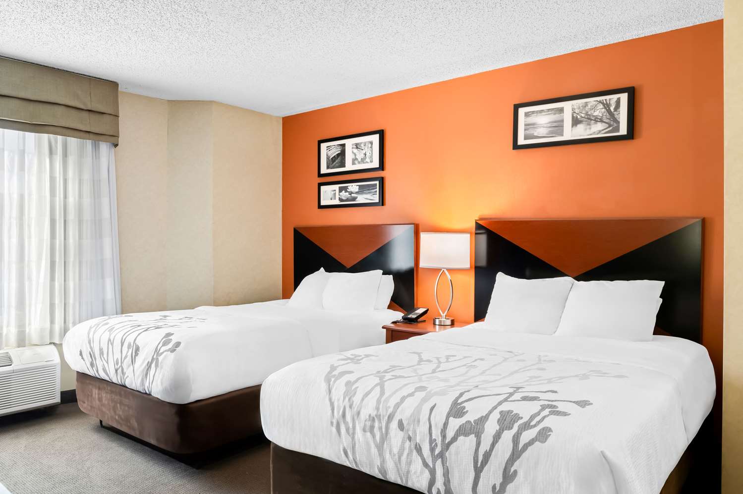 ROOM, 2 DOUBLE BEDS