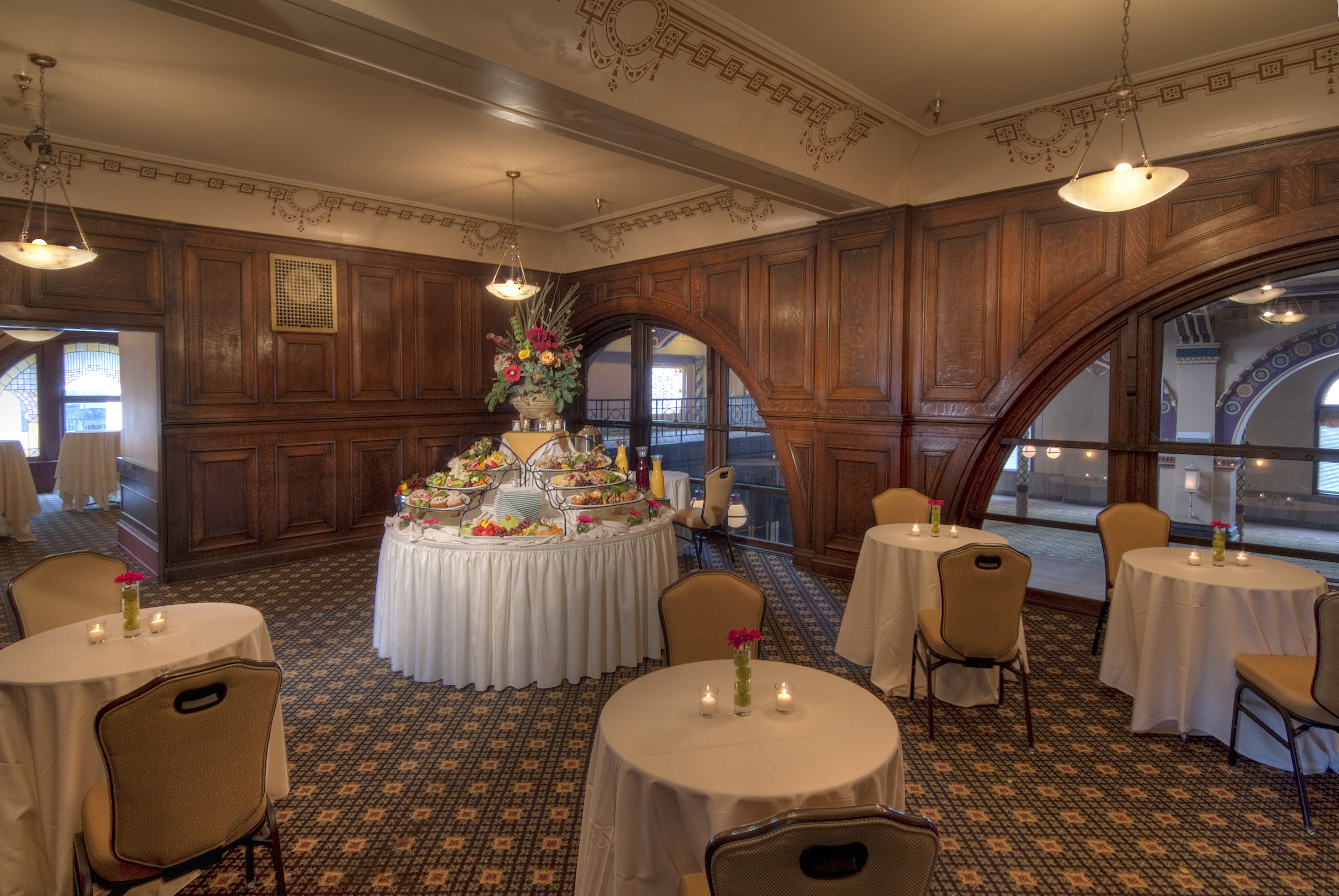 Crowne Plaza Indianapolis Downtown Union Station 63/81