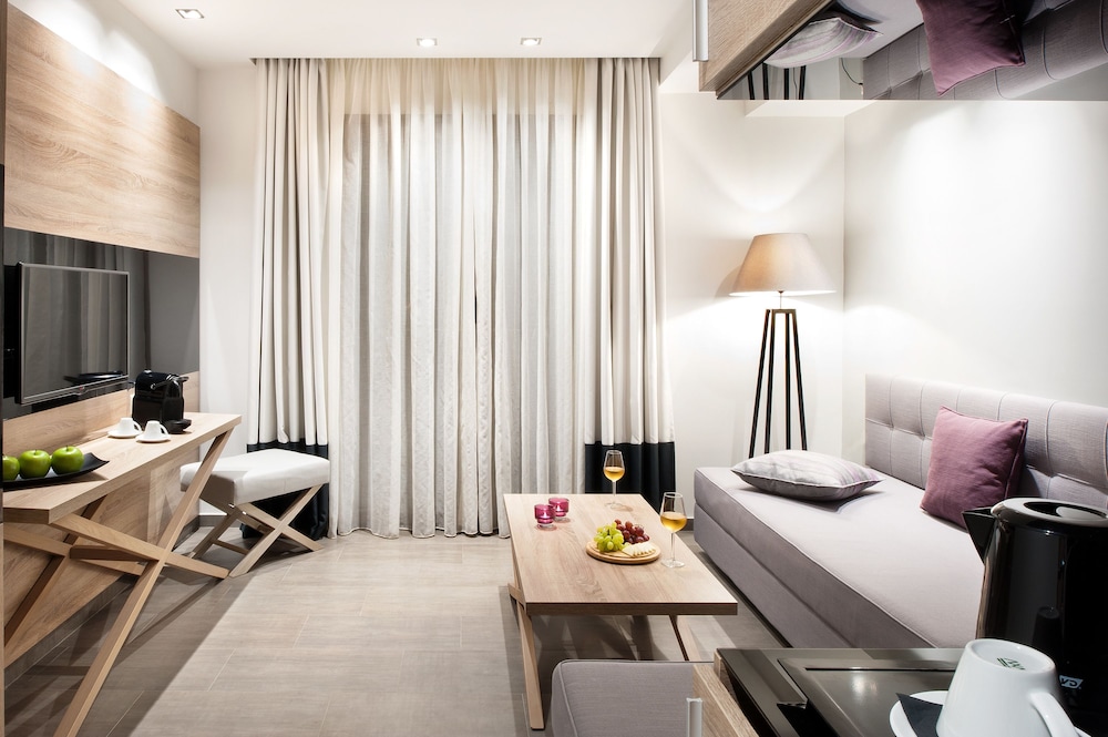 Gkeea Hotel 46/57