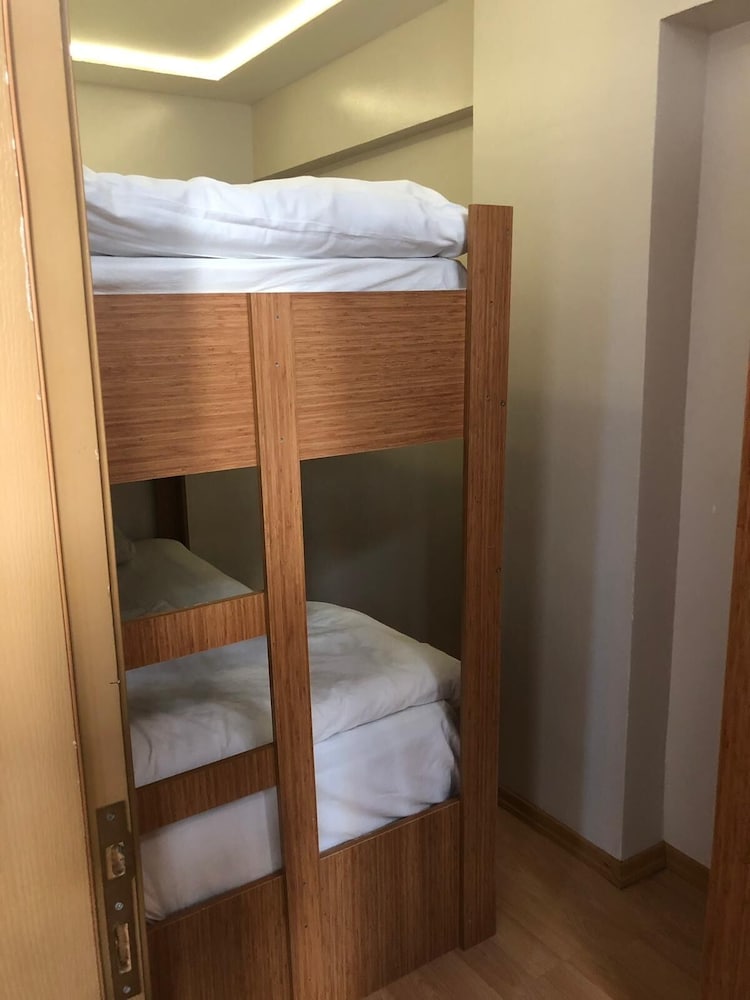 Aiza Suites 21/53