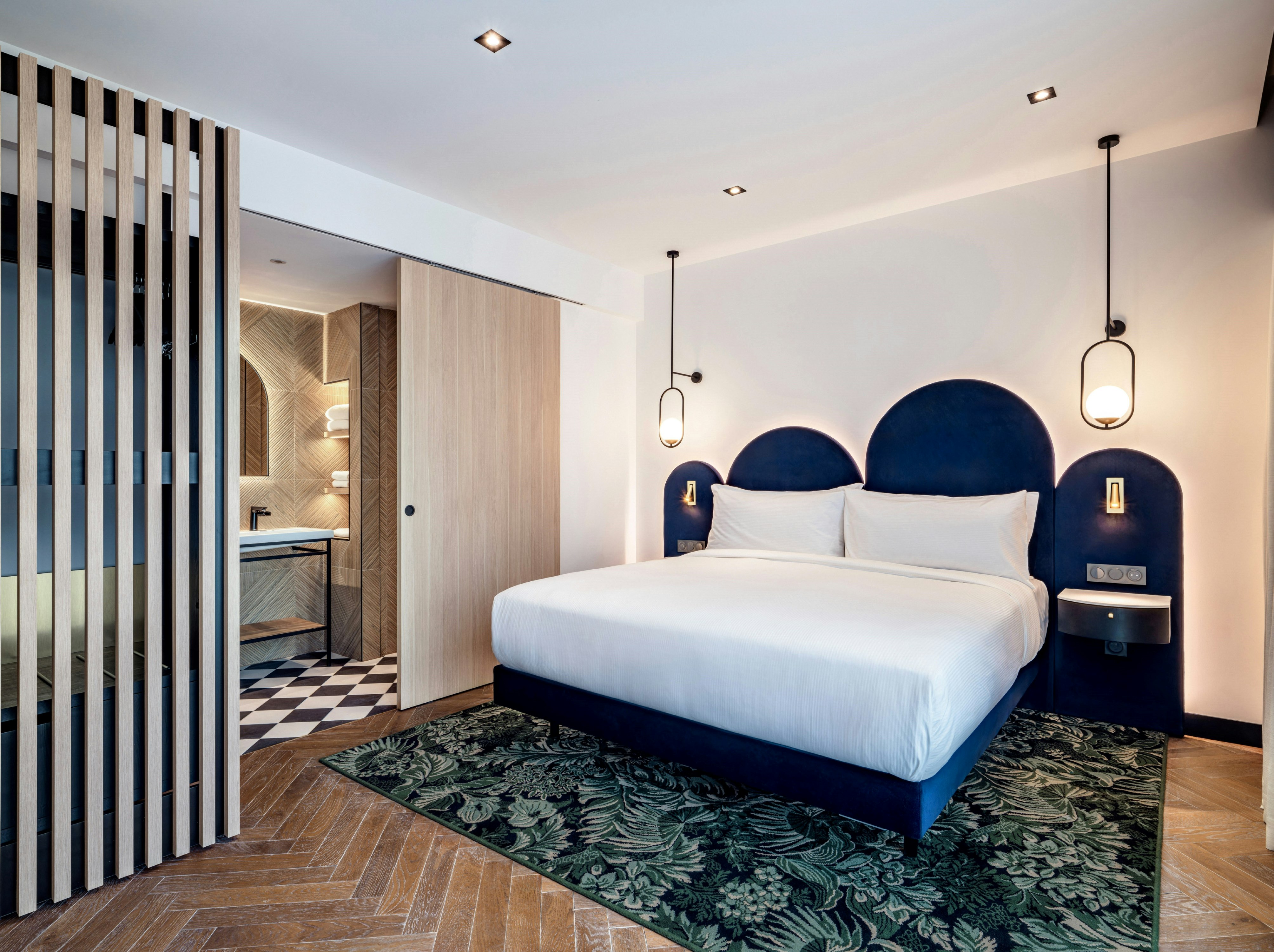 1 BEDROOM, SUITE, KING BED