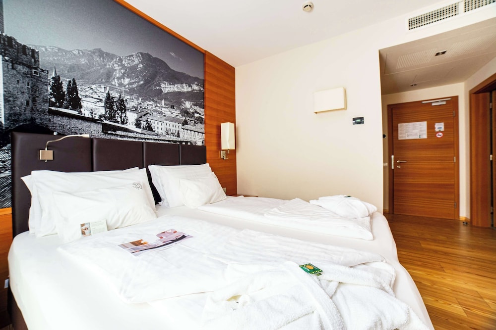 Junior Suite, Studio, King Bed, City View, Sofa, Hot Tub، Best Western Hotel Adige 2/3
