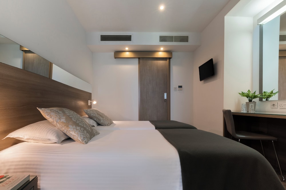 STANDARD, DOUBLE OR TWIN BED