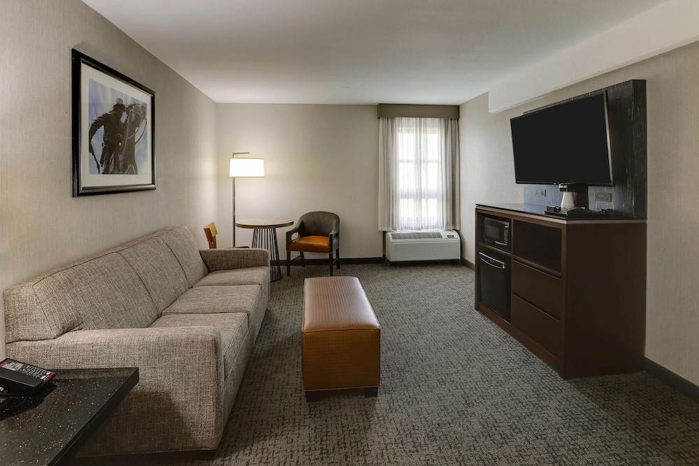 Drury Inn and Suites St. Joseph 32/45