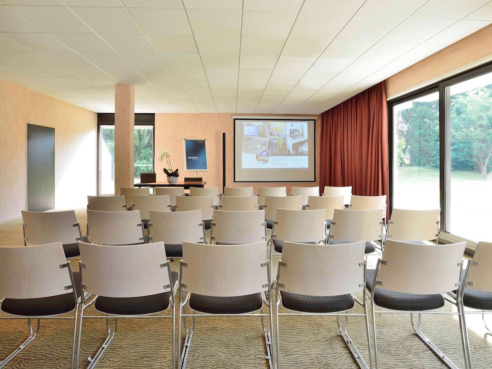 NOVOTEL BAYEUX 74/81