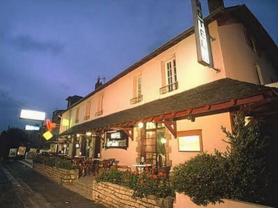 LOGIS AUBERGE DES VIEUX CHENES 2/25