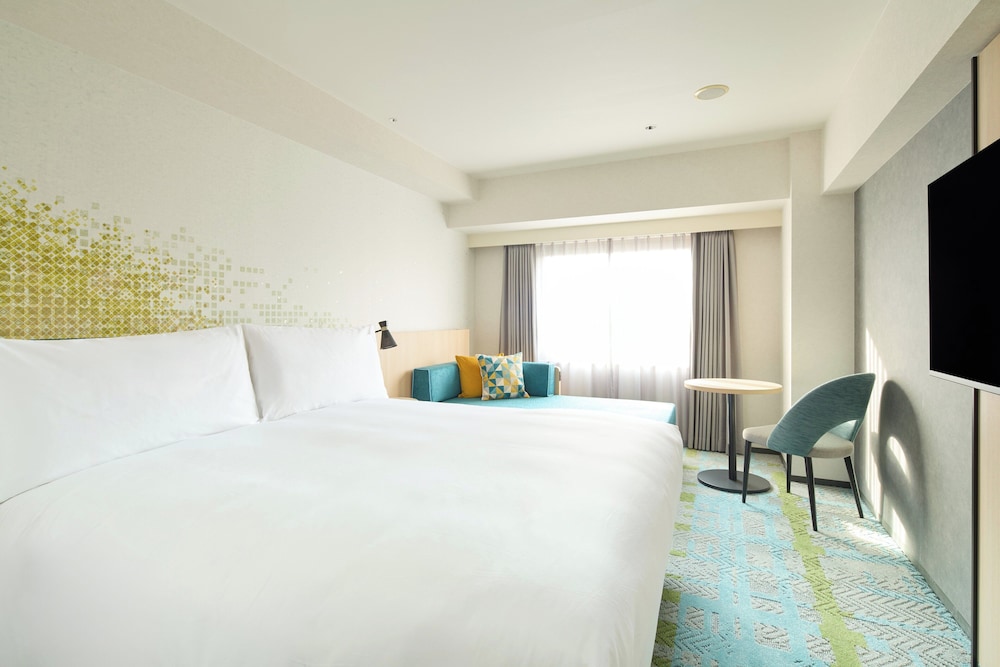 Standard, King Bed, Sofa