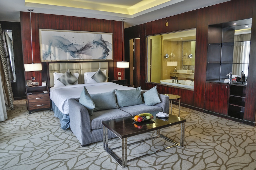 Triumph Luxury Hotel 40/64