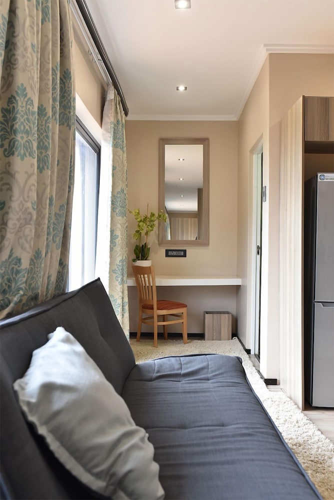 Regal Inn Gateway Umhlanga 6/19