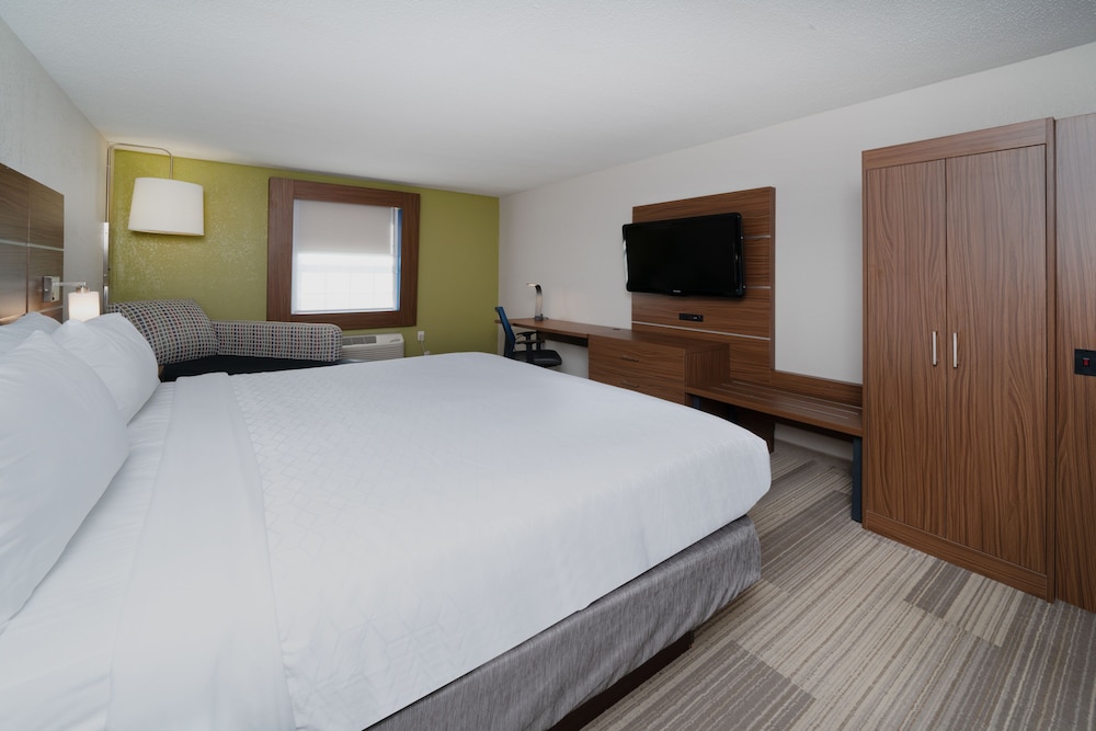 Holiday Inn Express Prince Frederick 16/56