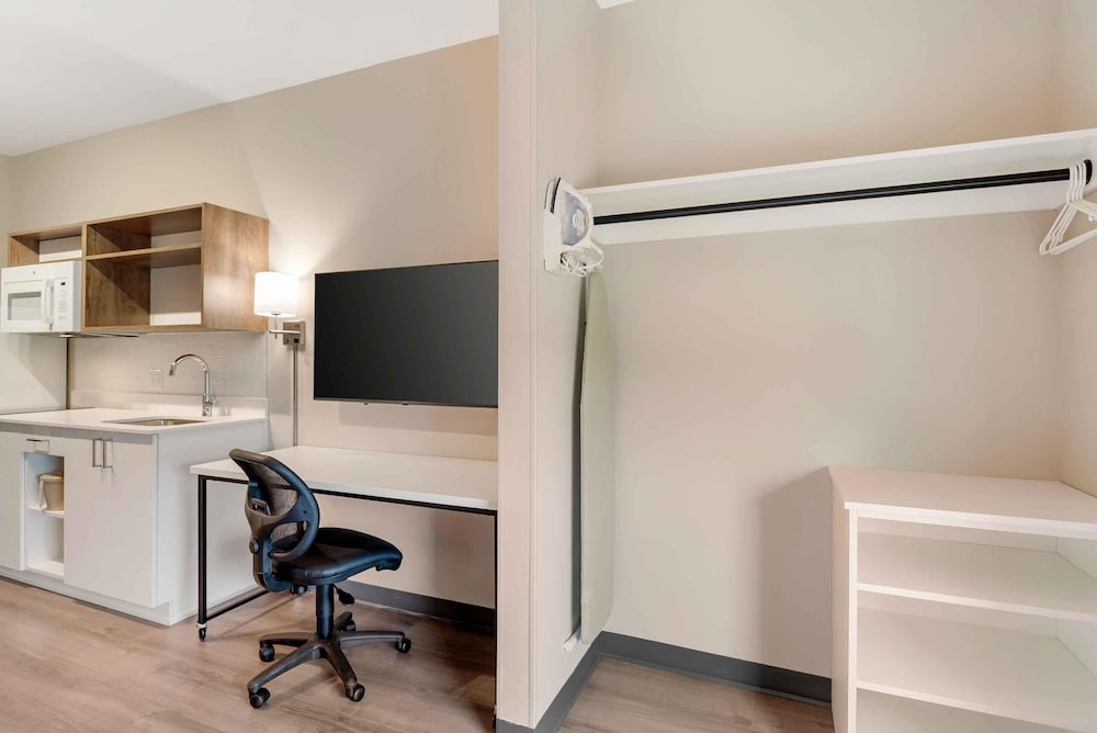 Extended Stay America Premier Suites - Charlottesville 36/50