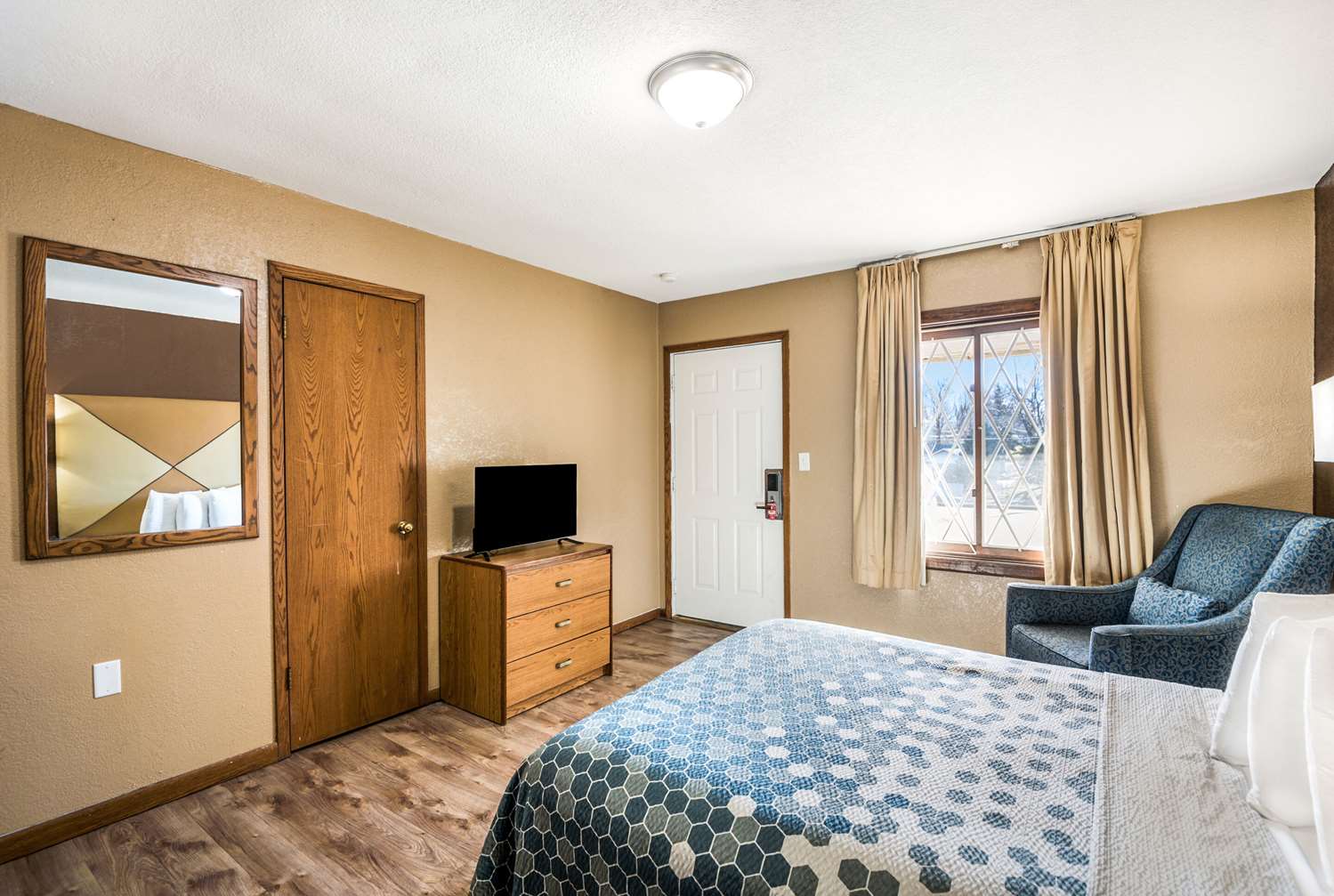 Econo Lodge Oskaloosa, IA 2/10