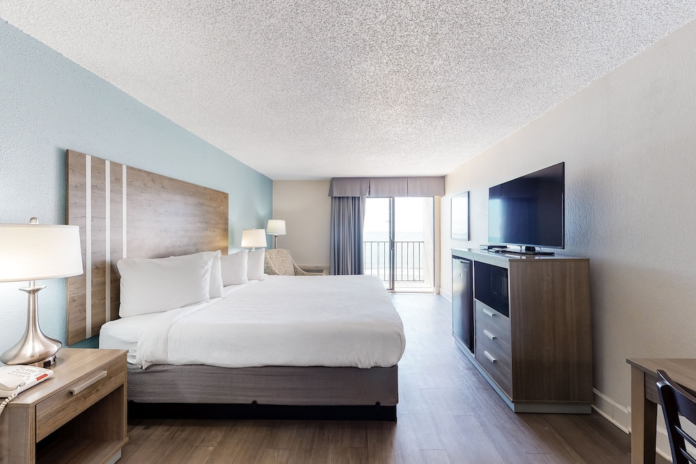 STUDIO, KING BED, OCEAN FRONT