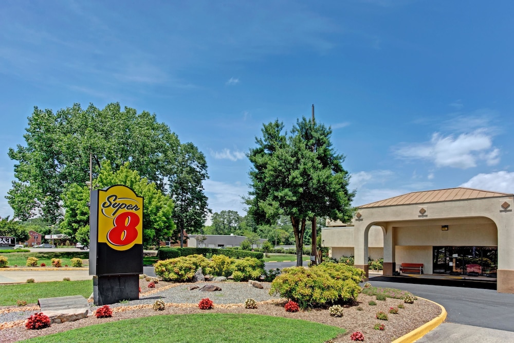 Super 8 by Wyndham Williamsburg/Historic Area 1/26