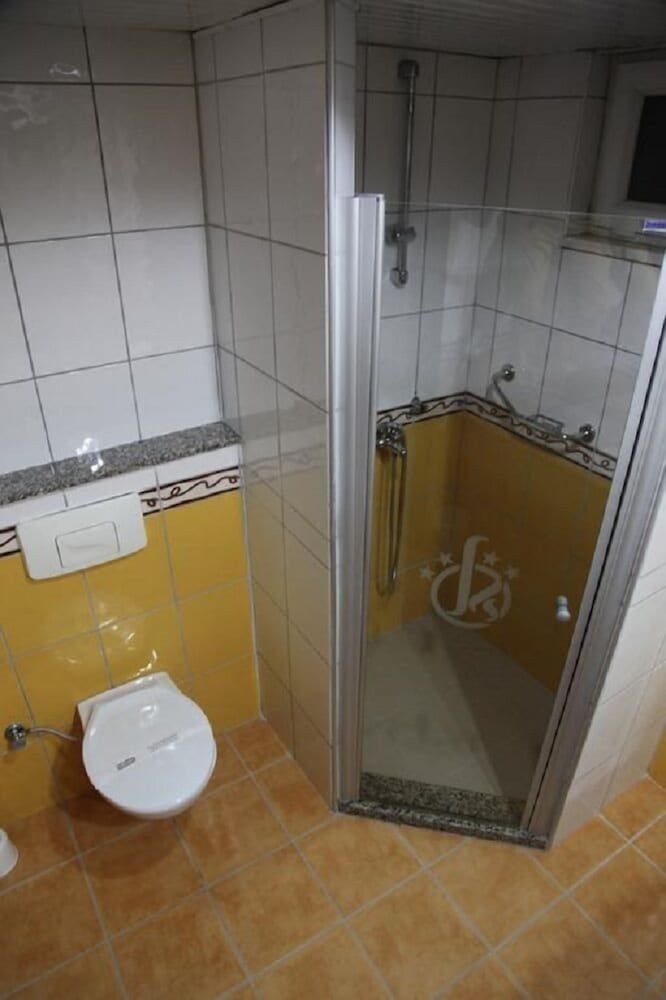 Kahya Hotel 22/57