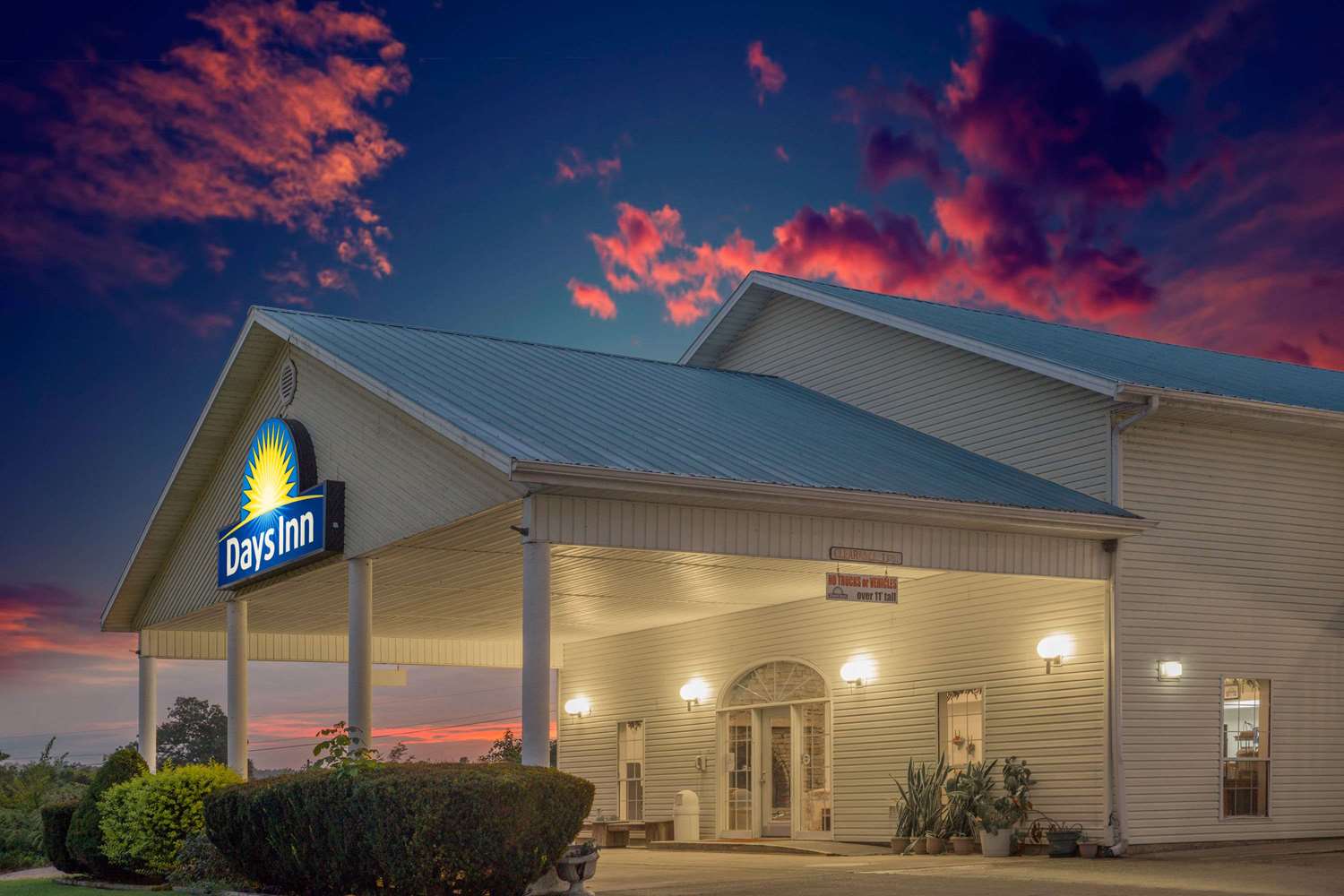 Days Inn Hardy 2/14