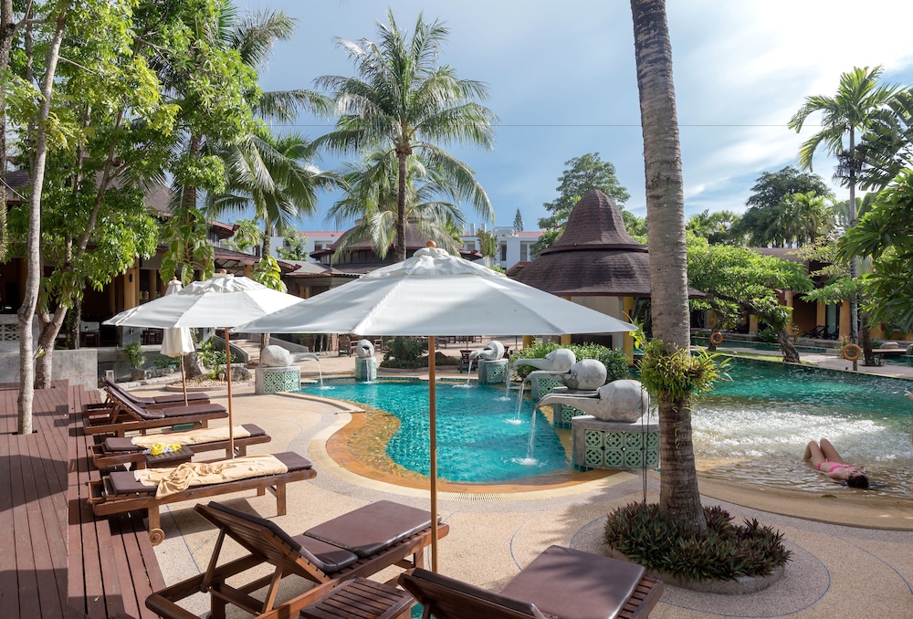 The Village Resort 34/37