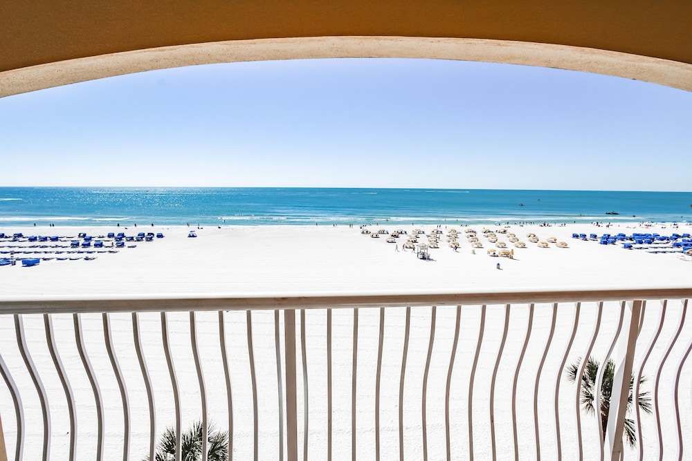 Coral Reef Beach Resort 17/32
