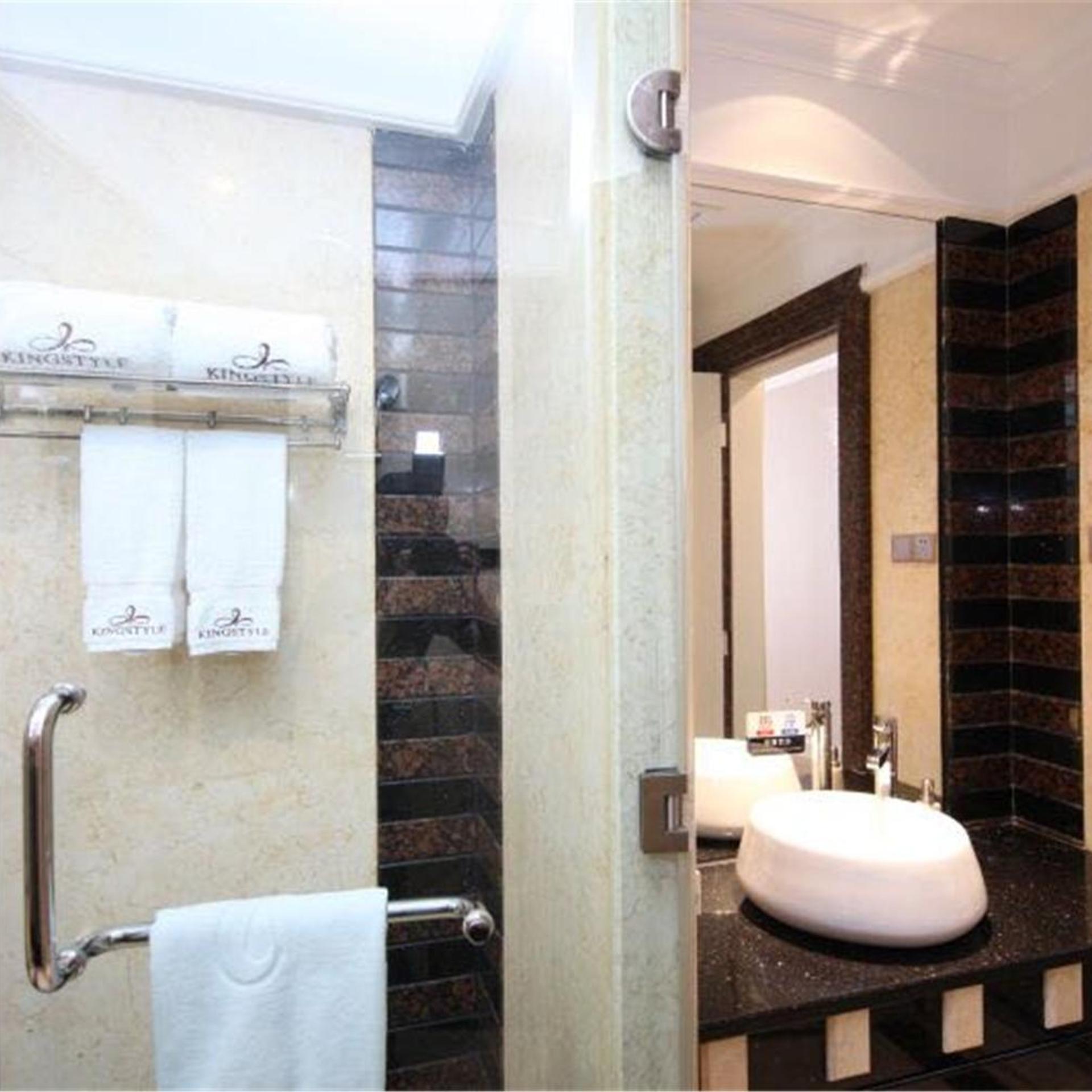 Superior, Queen Bed, No Window، Nan Yang Royal Hotel 5/6