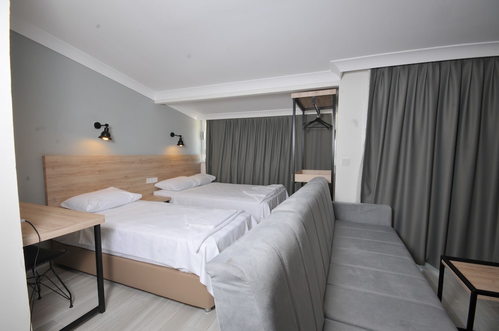 STANDARD, DOUBLE BED, BALCONY