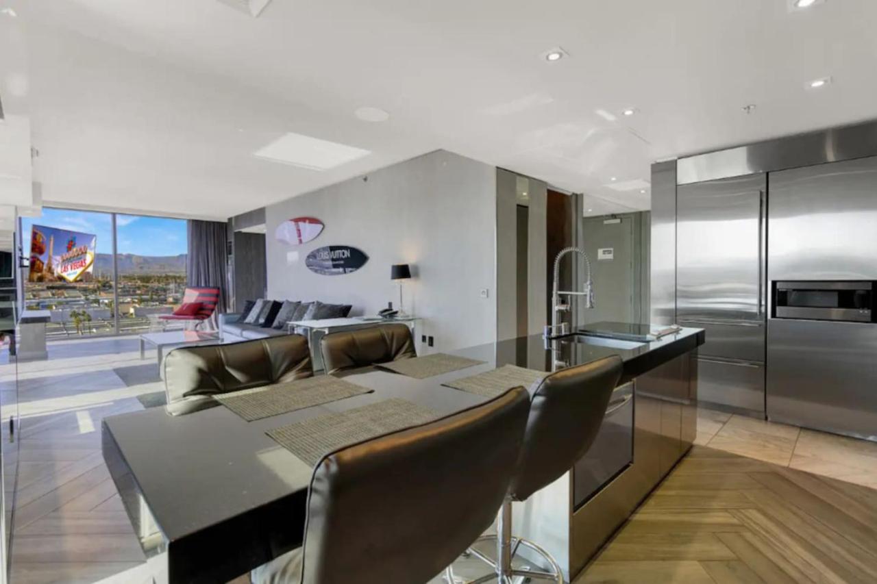 The Adele Palazzo Suite at Palms Place 2/23