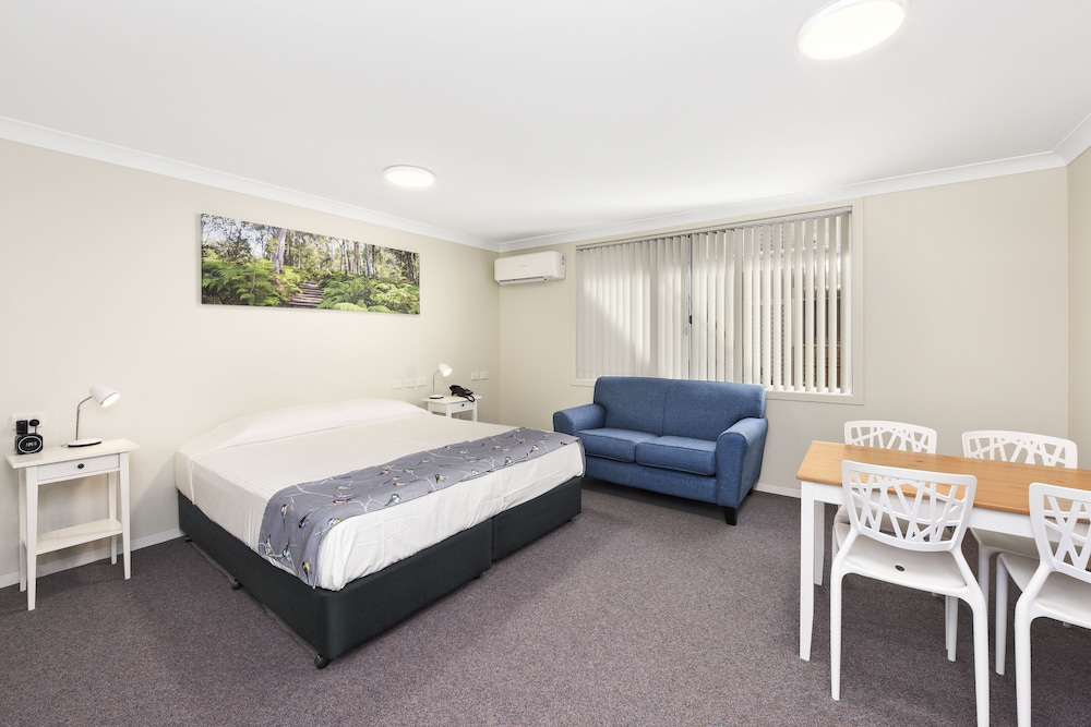 ROOM, KING BED, ACCESSIBLE