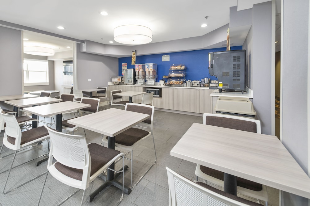 Microtel Inn And Suites Bethel 17/28