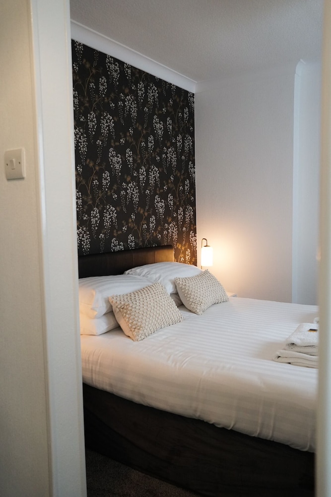 The Sandpiper Guest House 6/50