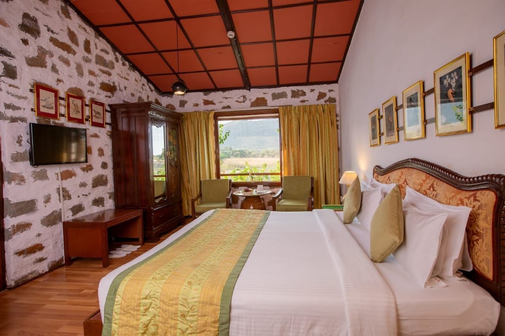 Shikarbadi Hotel 13/50