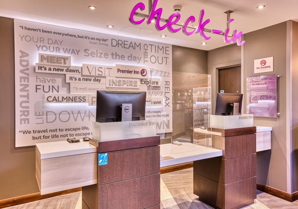 Premier Inn Dublin City Centre (Temple Bar) hotel 23/35