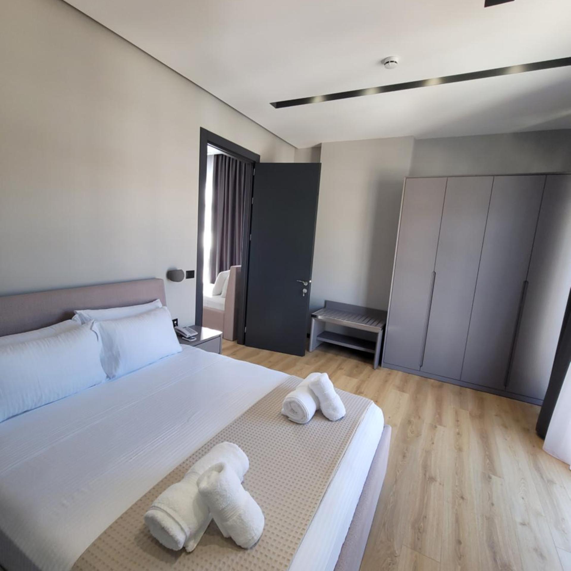 Toer Hotel Saranda 16/60