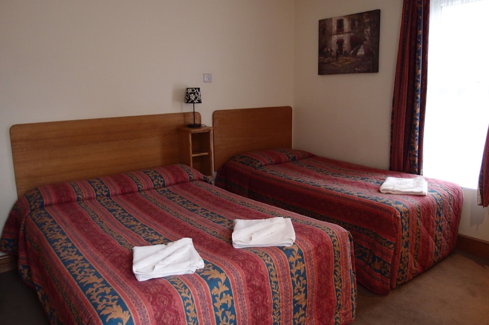 Hotel 65 18/62