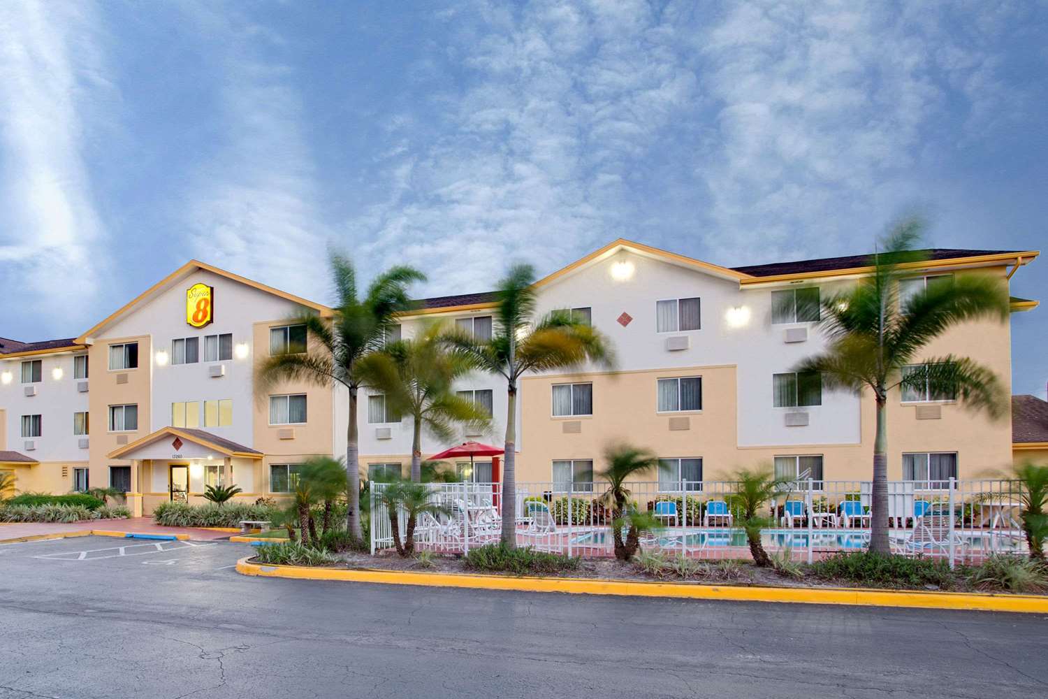 Super 8 By Wyndham Clearwater/St. Petersburg Airport 3/10