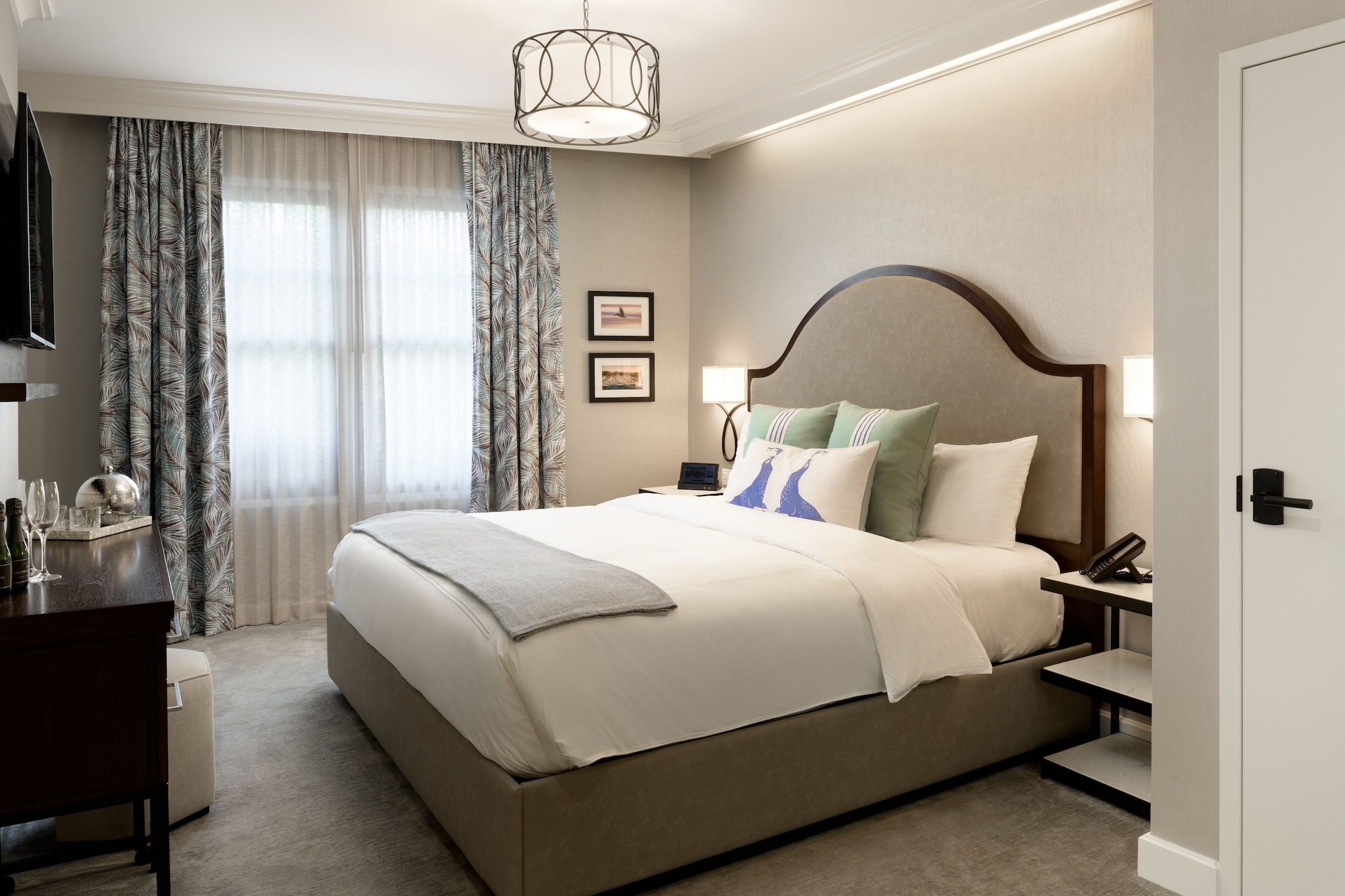 Avalon, King Bed