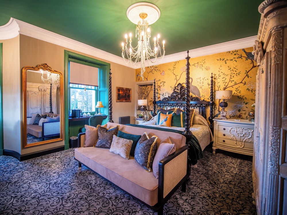 Abbotsford Hotel 26/50