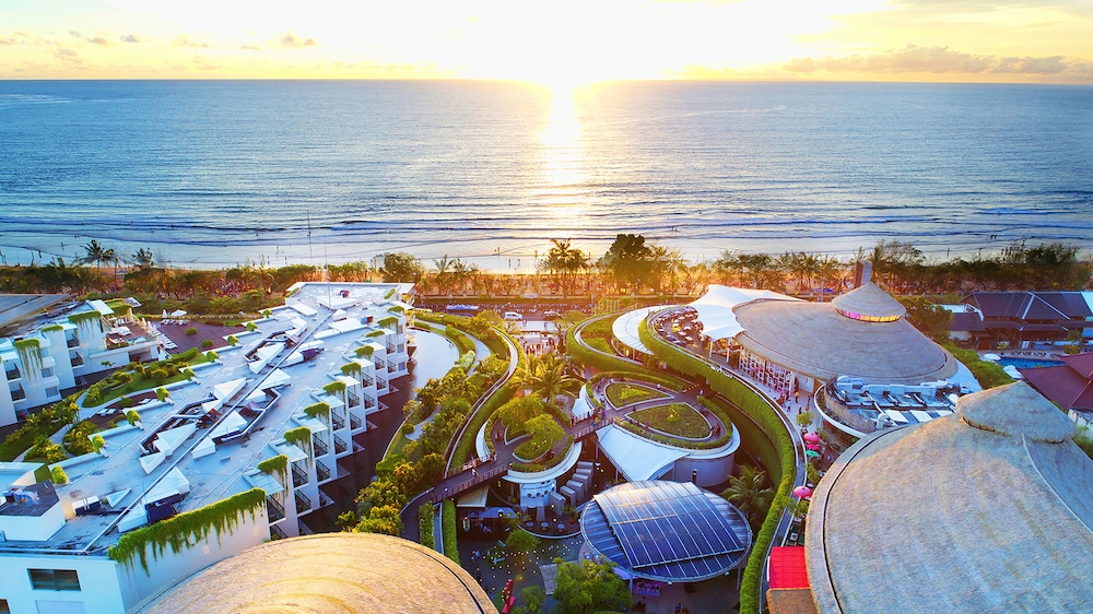 Yello Kuta Beachwalk Bali 38/50