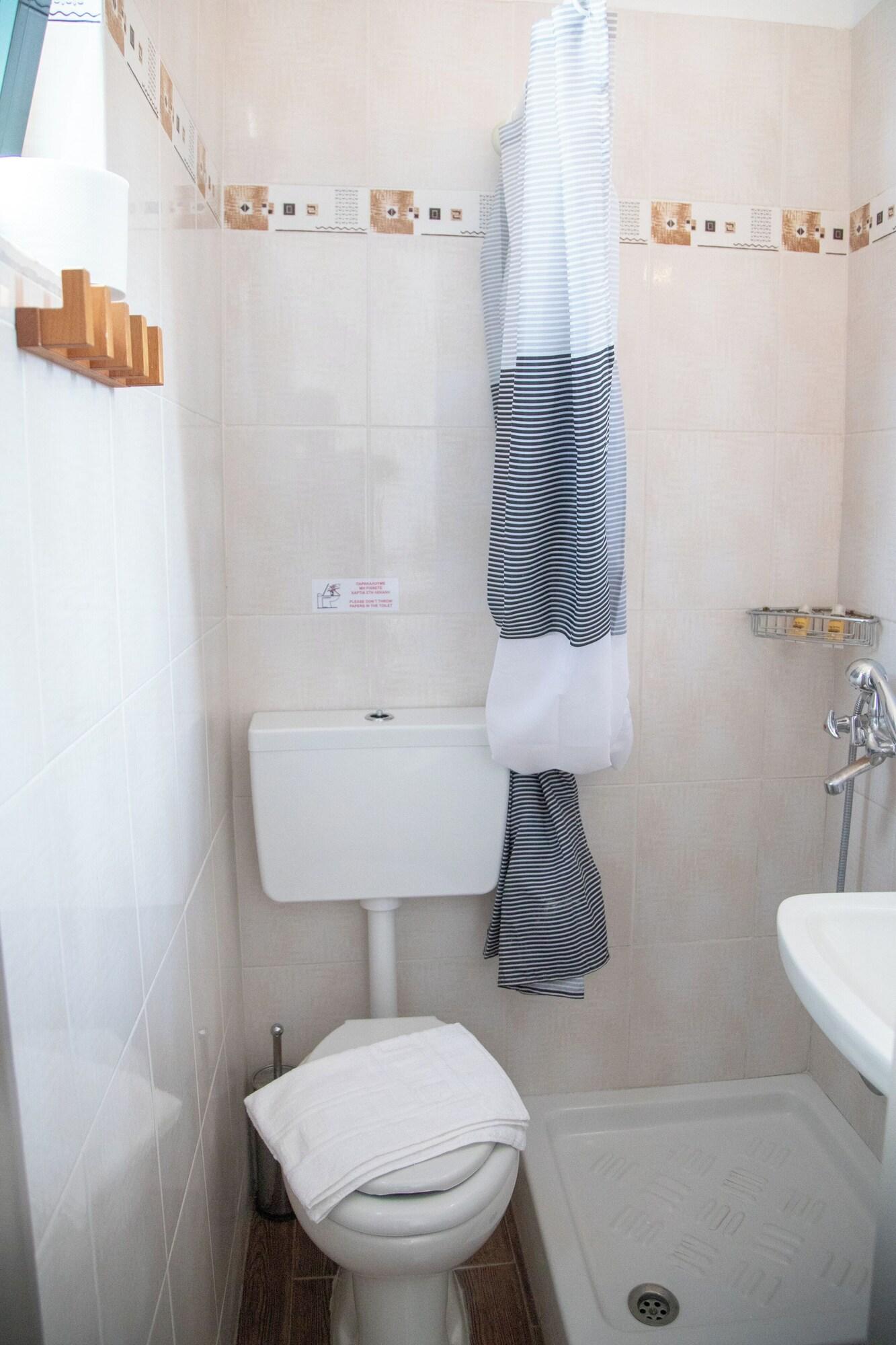 Ampoulos Rooms & Apartments 48/50
