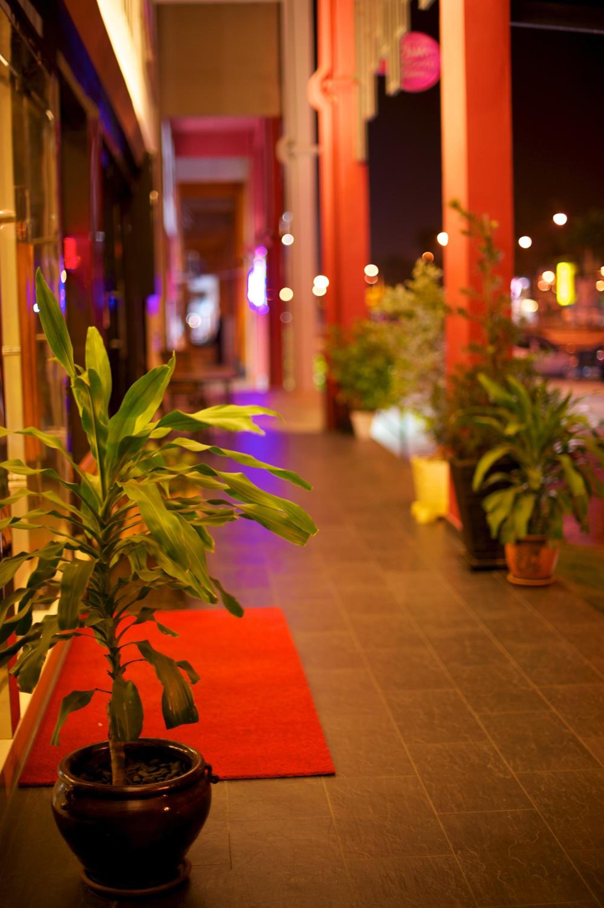De Botani Hotel 21/23