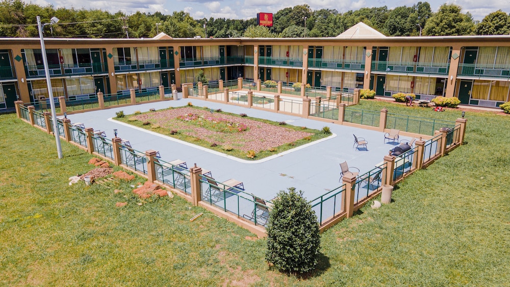 Reidsville Inn & Suites Hwy 29 13/15