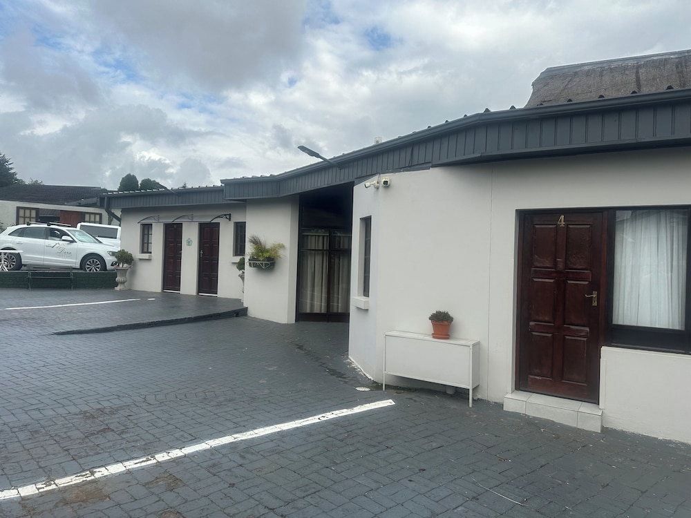 Dara Guest House 31/36