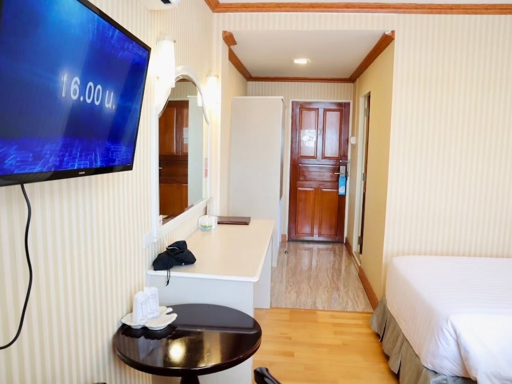 Korat Hotel 12/87