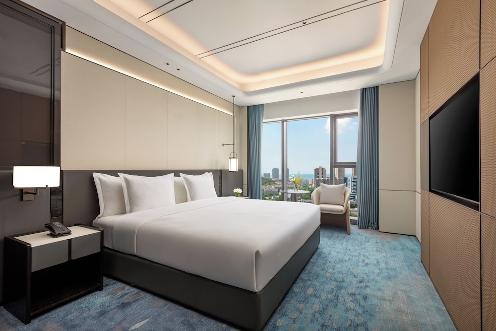 Plaza, Crown, Suite, Single Bed
