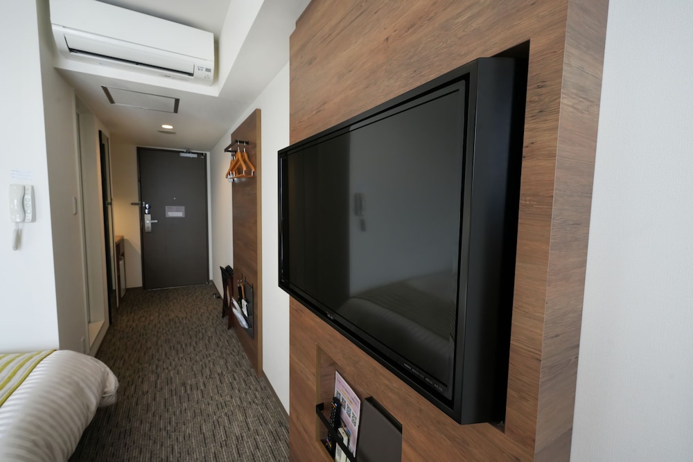 Airport Hotel Kumamoto 50/50