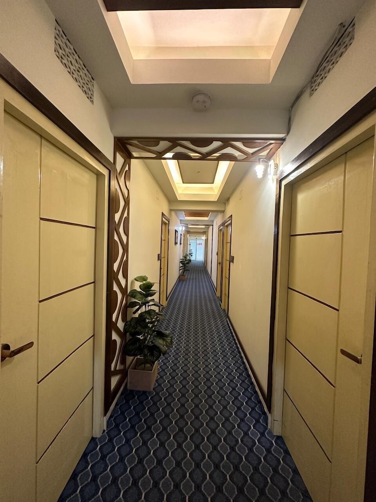 Hotel Grand Circle Inn 7/60