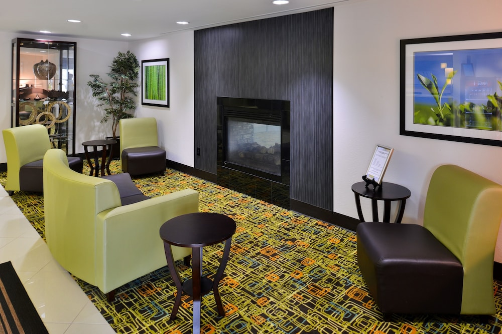 Elimwood Hotel, A Ramada by Wyndham 36/64