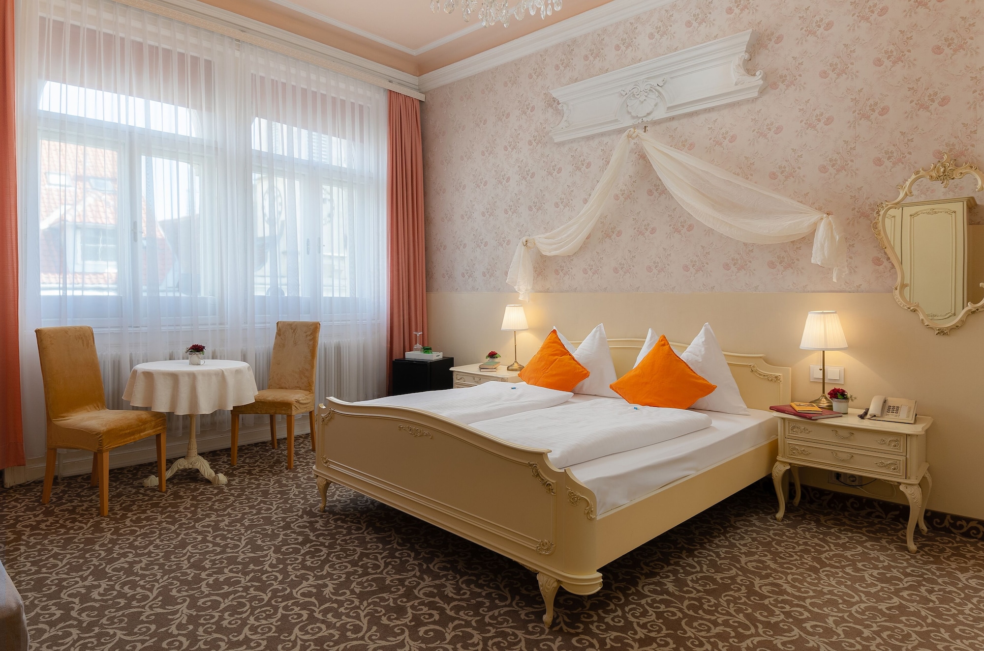 SUPERIOR, KING BED
