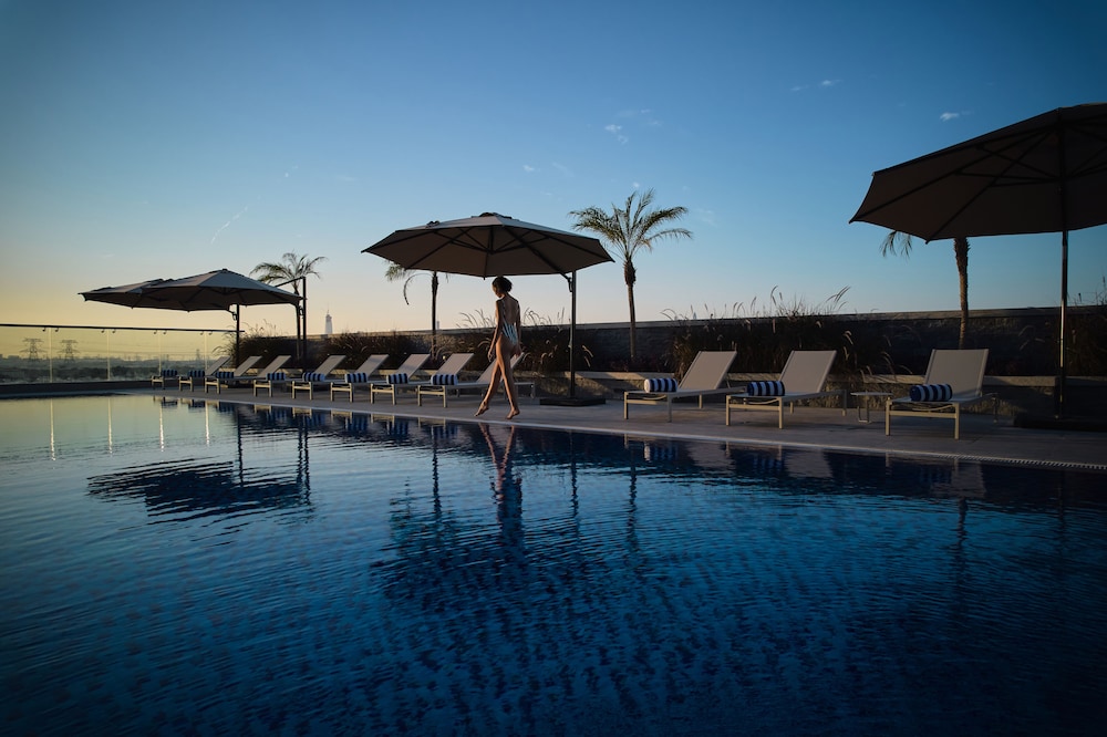 Movenpick Jumeirah Village Triangle 77/82