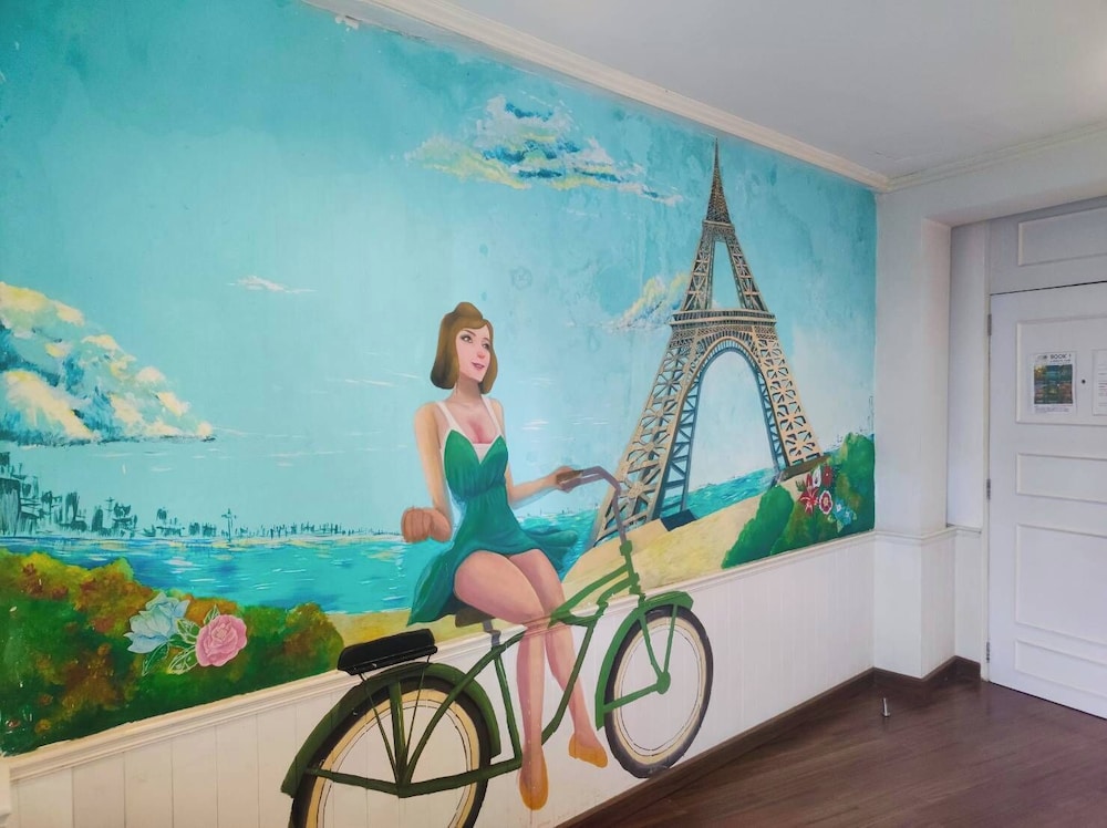 Around The World Bed and Breakfast - Hostel 8/50