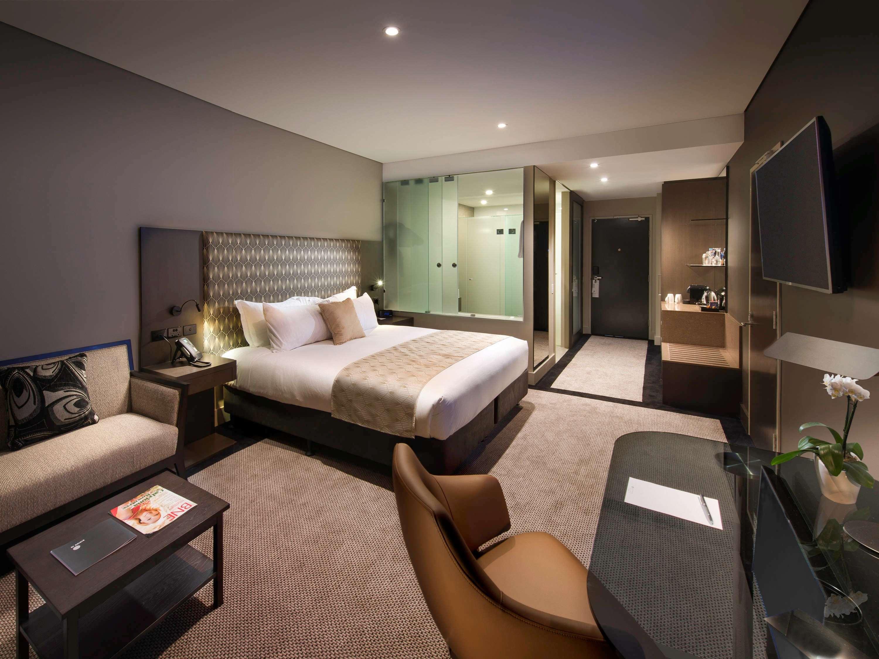 DELUXE, EXECUTIVE, KING BED, LOUNGE ACCESS