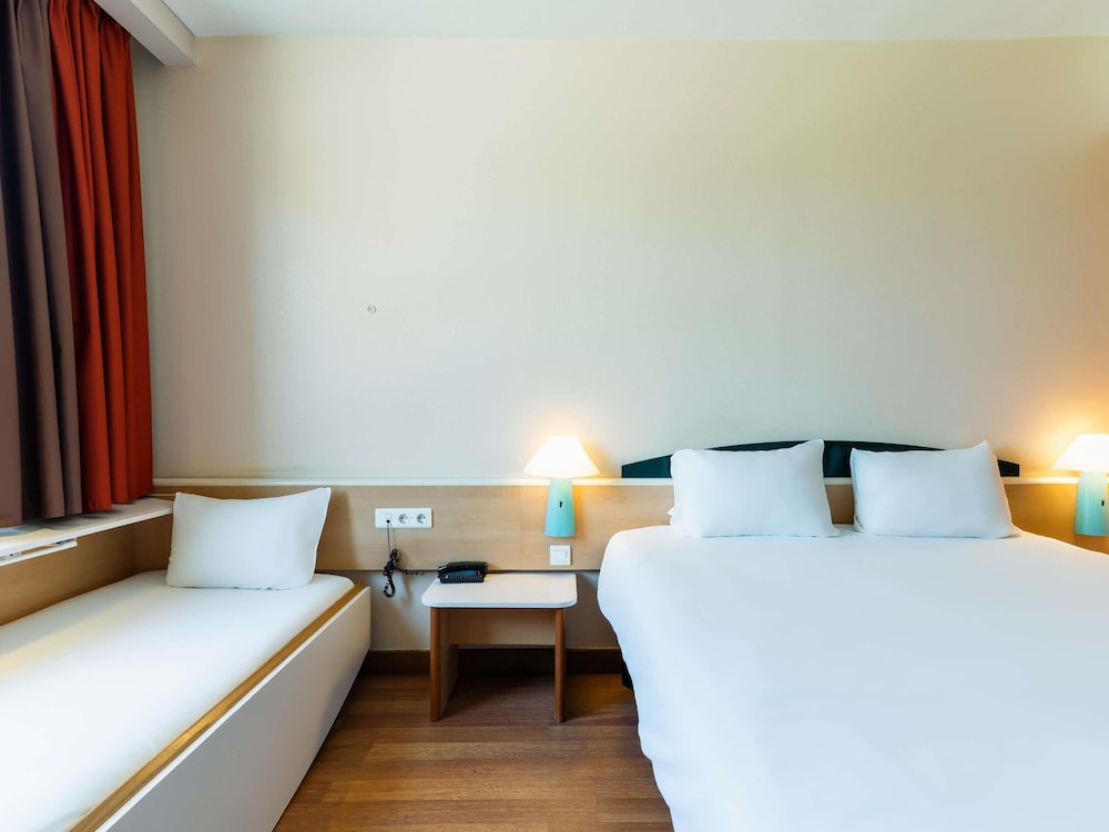 IBIS BARCELONA MOLINS DE REI 17/67